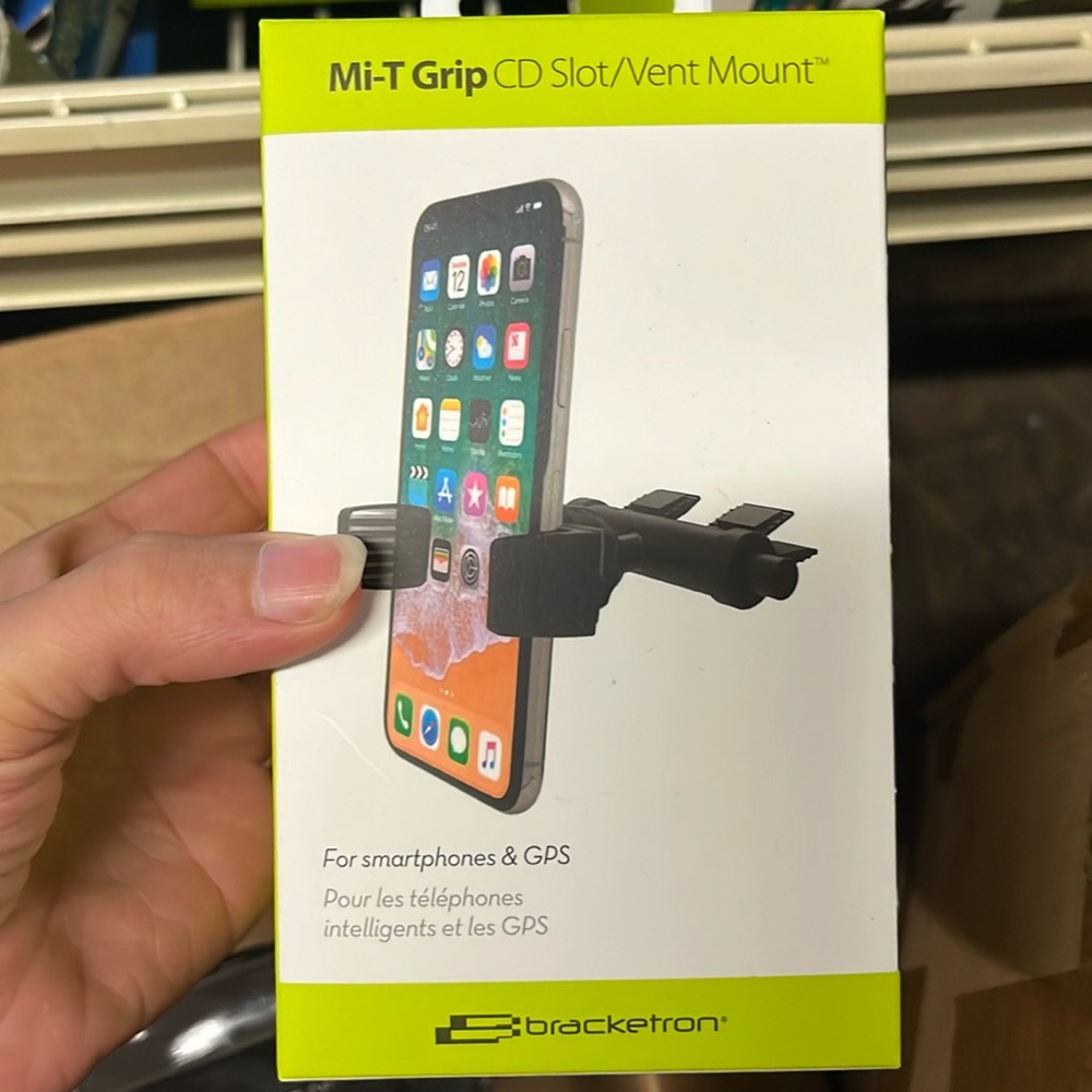 Phone mount for car